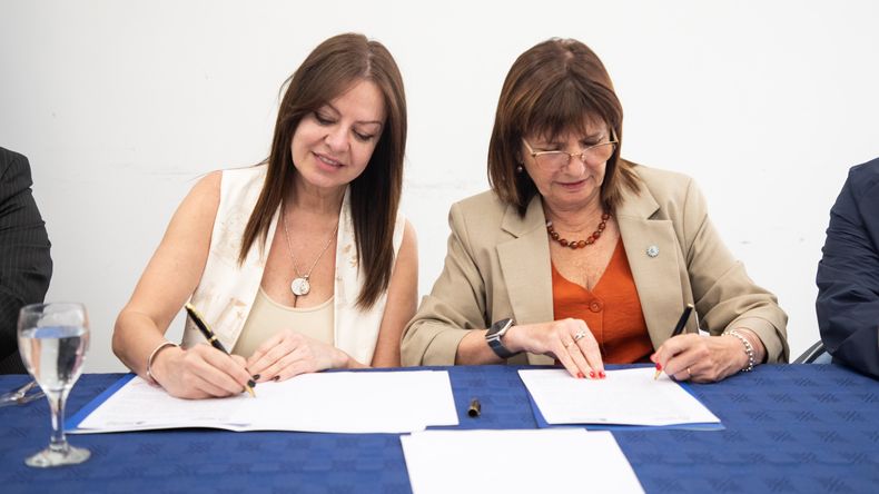 El acuerdo para el Servicio Cívico fue firmado por Pettovello y Bullrich.