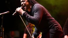 El cantante se presentará con una banda íntegramente conformada por músicos argentinos.