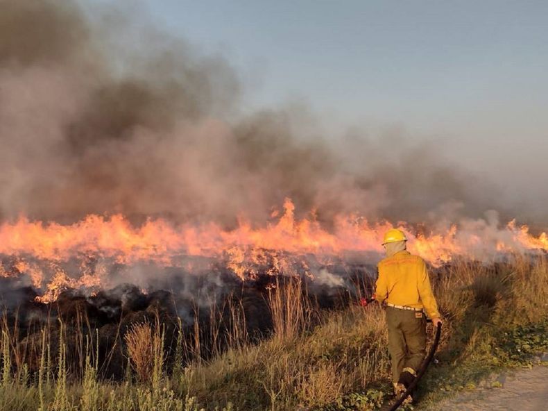 El fuego obligó a cerrar uno de los accesos a los Esteros del Iberá.