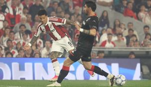 River ante Huracán en el Monumental.