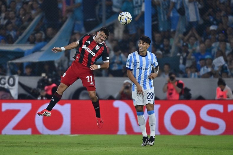 River le ganó a Racing en Avellaneda.