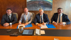 YPF firmó un acuerdo con Essential Energy. YPF firmó un acuerdo con Essential Energy.