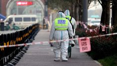 La contagiosa variante Ómicron pone a prueba la estrategia de China. La contagiosa variante Ómicron pone a prueba la estrategia de China.