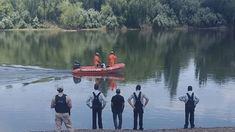 Los tres menonitas fueron hallados en el río. Los tres menonitas fueron hallados en el río.