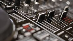 El programa de televisión que no logró ser lo que esperaba. El programa de televisión que no logró ser lo que esperaba.