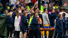 Insólita lesión de Jordan Henderson tras la clasificación de Inglaterra: fue a festejar y lo retiraron en camilla
