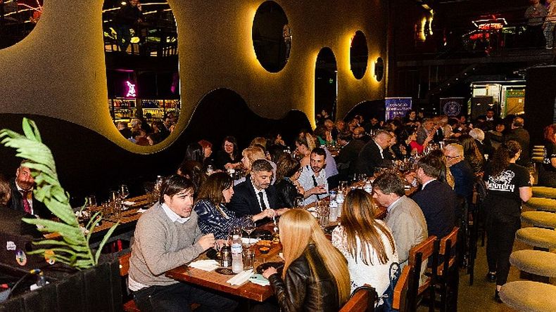 La cena logró congregar a casi la totalidad de los funcionarios y las funcionarias de carrera.