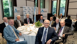 Santiago Bausili se reunió con empresarios. Santiago Bausili se reunió con empresarios.