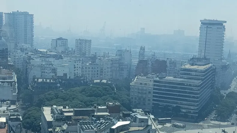 ¿Por qué hay olor a humo en la Ciudad de Buenos Aires?