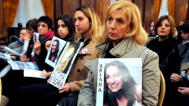 La pena es excarcelable y los condenados tienen el recurso de apelación ante una instancia superior.