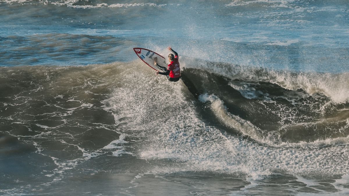 Olas de tres metros en un gran torneo de surf que coronó a los campeones argentinos