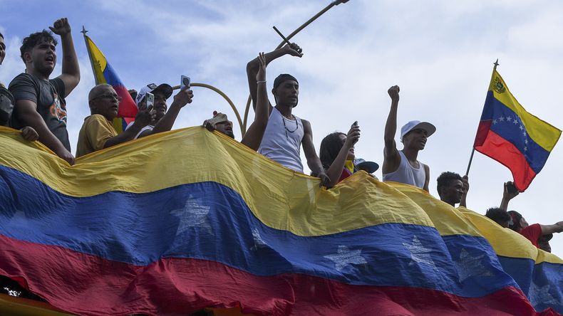 Crisis en Venezuela: el gobierno oficializó la cifra de 25 muertos y la