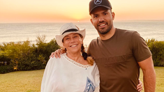 El gesto de Marcela Tinayre con Kun Agüero y su novia Sofía Calzetti El gesto de Marcela Tinayre con Kun Agüero y su novia Sofía Calzetti