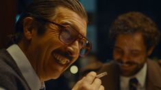 Argentina, 1985 es protagonizada por Ricardo Darín y Peter Lanzani. Argentina, 1985 es protagonizada por Ricardo Darín y Peter Lanzani.