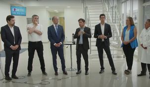 Axel Kicillof inauguró un nuevo Hospital de Diagnóstico Inmediato en Lomas de Zamora acompañado por Nicolás Kreplak, Máximo Kirchner, Martín Insaurralde, Wado de Pedro y Marina Lesci.