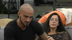 Maxi y Juliana no se separaron a pesar de la eliminación. Maxi y Juliana no se separaron a pesar de la eliminación.