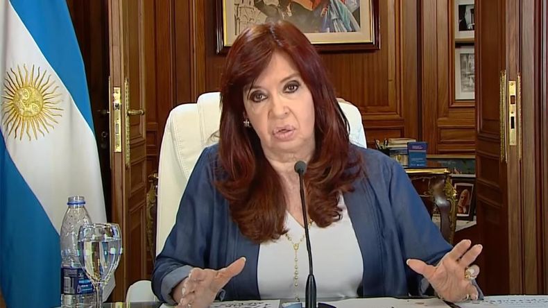 Cristina Kirchner al momento de anunciar que se baja de cualquier disputa electoral en 2023.