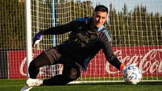 El arquero formó parte de las prácticas en Ezeiza. El arquero formó parte de las prácticas en Ezeiza.