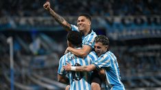 El ingreso de los colobianos Martínez y Quintero, clave para el triunfo de la Academia. El ingreso de los colobianos Martínez y Quintero, clave para el triunfo de la Academia.