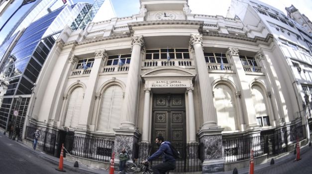El Banco Central ante una sangría de reservas.