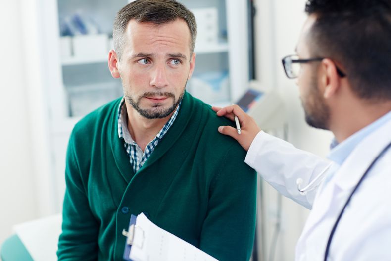 Cada vez son más los hombres que acuden al urólogo para consultar por el cáncer de próstata. Cada vez son más los hombres que acuden al urólogo para consultar por el cáncer de próstata.