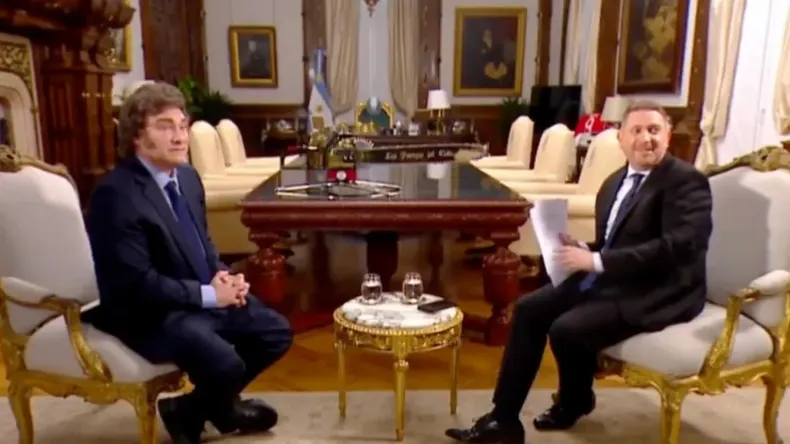 FOPEA cuestionó las restricciones y condiciones en la entrevista de Milei: Atentan contra el derecho a la información