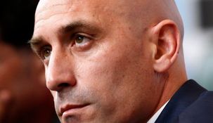 La fiscalía de España pide una condena de dos años y medio de prisión para Luis Rubiales, expresidente de la Federación Española de Fútbol (RFEF).