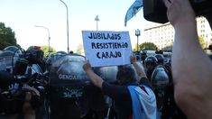 La Policía volvió a reprimir a los jubilados en el Congreso