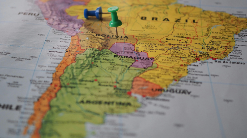 No obstante, un análisis de inteligencia artificial aplicado a millones de interacciones en redes sociales, foros y medios digitales reveló que las percepciones negativas también nacen de factores más profundos, como la visión que se tiene de una sociedad y su cultura.   