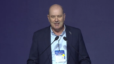 Sturzenegger recriminó a empresarios la inacción para rediseñar nuevos contratos laborales.