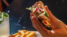 Existen varios trozos de carne para armar esta comida roquísima y práctica