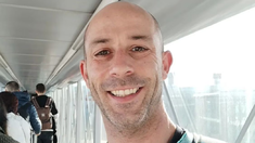 Un turista español murió en Mar del Plata mientras se sacaba una foto en un acantilado. Un turista español murió en Mar del Plata mientras se sacaba una foto en un acantilado.