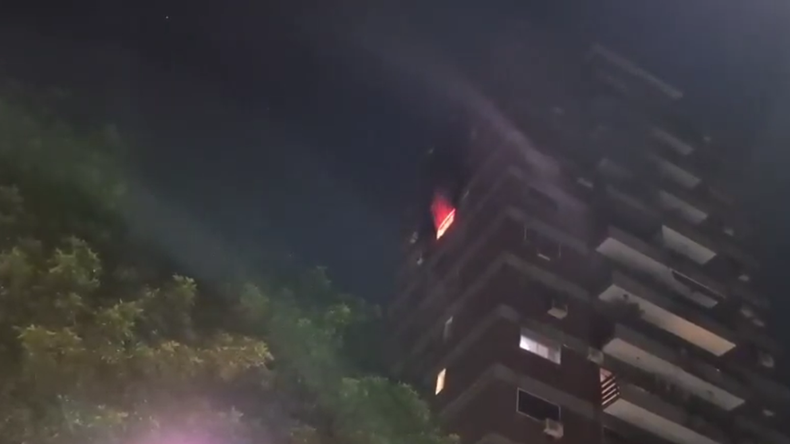 Voraz incendio en un edificio de Villa Devoto.