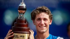 Fue campeón en 2020 por primera vez en su carrera y confirmó su presencia en el torneo. Fue campeón en 2020 por primera vez en su carrera y confirmó su presencia en el torneo.