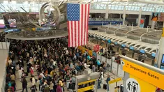 La suspensión de vuelos afectó a cerca de cuarenta aeropuertos en los Estados Unidos.