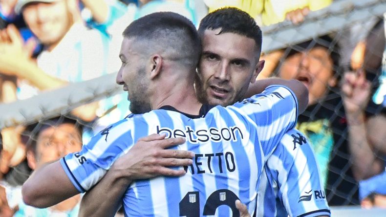 Maravilla abraza a Vietto: el goleador metió un doblete y erró un penal.