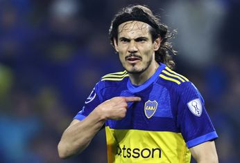 Cavani entrenó a la par de sus compañeros junto a Zenón y se espera que juegue de titular en el Superclásico