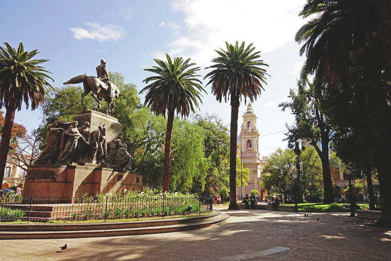 La ciudad de Salta alberga uno de los espacios públicos más emblemáticos del norte argentino.