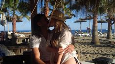 Evangelina Anderson y su hábito de refregarle su familia feliz a Wanda Nara Evangelina Anderson y su hábito de refregarle su familia feliz a Wanda Nara