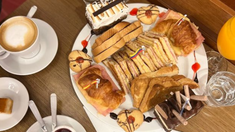 Esta cefetería-restaurante ubicado en la Ciudad de Buenos Aires ofrece meriendas a menos de $2500. Esta cefetería-restaurante ubicado en la Ciudad de Buenos Aires ofrece meriendas a menos de $2500.
