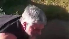 Vecino salvó a un perro que se ahogaba en La Plata. Vecino salvó a un perro que se ahogaba en La Plata.