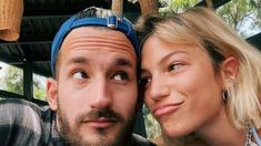 Ricky Montaner grabó a Stefi Roitman duchándose y despertó polémica Ricky Montaner grabó a Stefi Roitman duchándose y despertó polémica