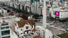 Venden el emblemático chalet ubicado frente al Obelisco: cuánto sale y cuál es su historia Venden el emblemático chalet ubicado frente al Obelisco: cuánto sale y cuál es su historia