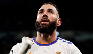 El festejo del Gato tras el gol convertido.