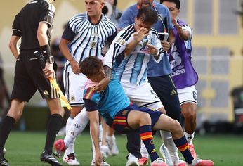 Leandro Paredes y Gavi en la final del Mundial 2026.