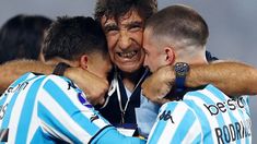 El festejo de Gustavo Costas. El festejo de Gustavo Costas.