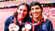 Dos amigos inseparables, disfrutando del oro olímpico. Dos amigos inseparables, disfrutando del oro olímpico.