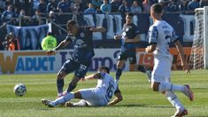 El colombiano Villa, de Independiente Rivadavia, fue el goleador del partido. El colombiano Villa, de Independiente Rivadavia, fue el goleador del partido.