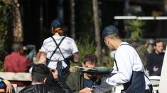 El sector turísitco lidera el crecimiento del empleo. El sector turísitco lidera el crecimiento del empleo.