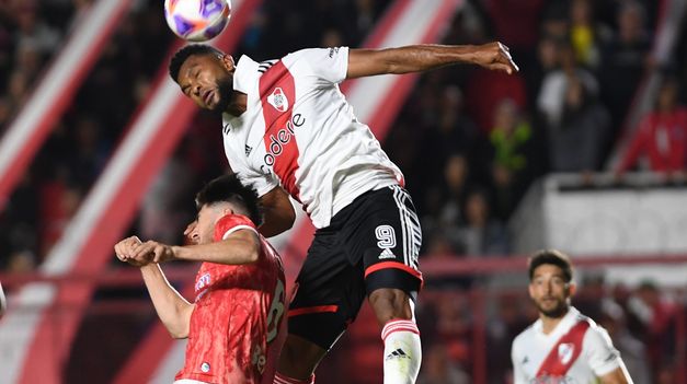 El Bicho y el Millonario luchan por llegar a la Libertadores 2023.